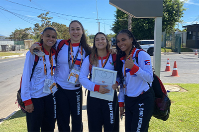 El equipo de las Jerezanas de la UPR de Río Piedras clasificaron a cuartos de final al torneo 3x3 de FISU América. (Suministrada)