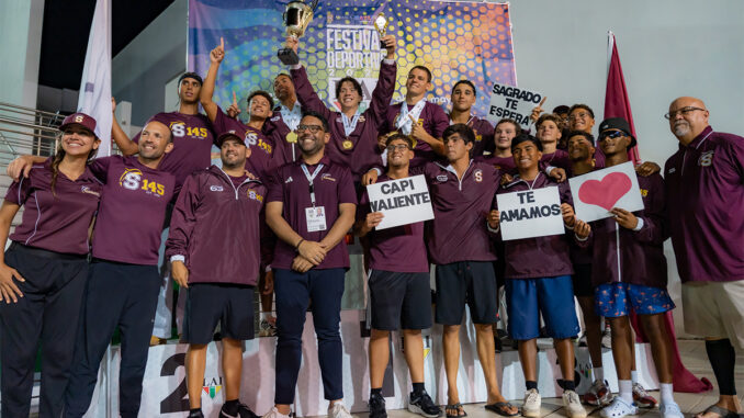 Los Delfines de la USC son los nuevos campeones de las Justas de Natación en la LAI.jpg (Luis Ortiz LAI)
