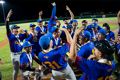 Los Gryphons de la Caribbean saben que son la atracción principal del torneo de béisbol. (LAI)