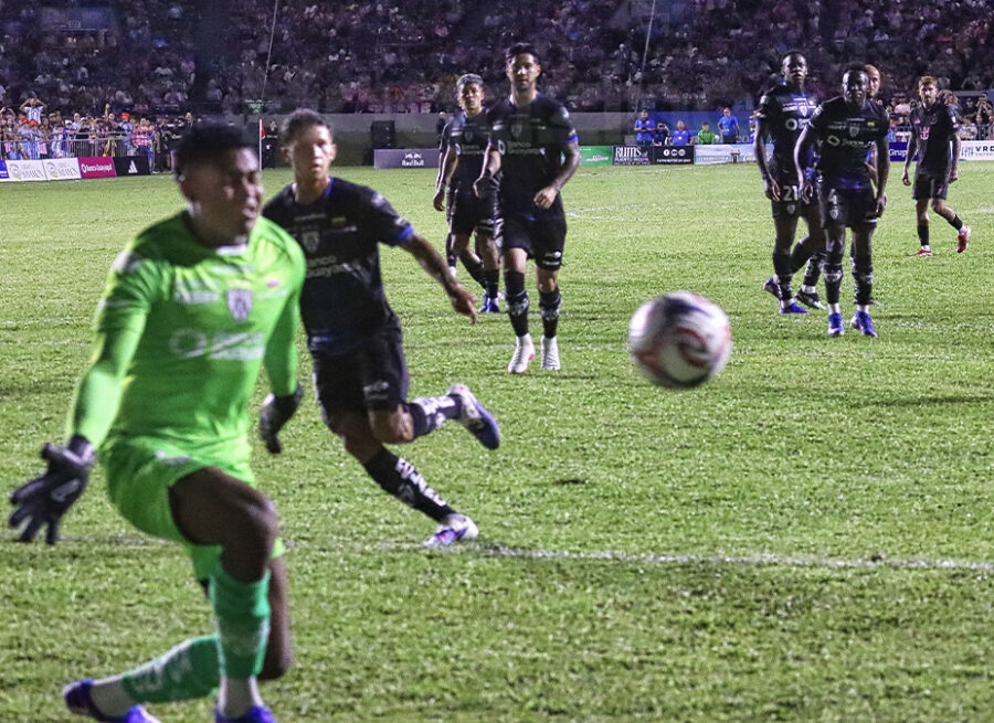 Miami vs Ecuador 08
